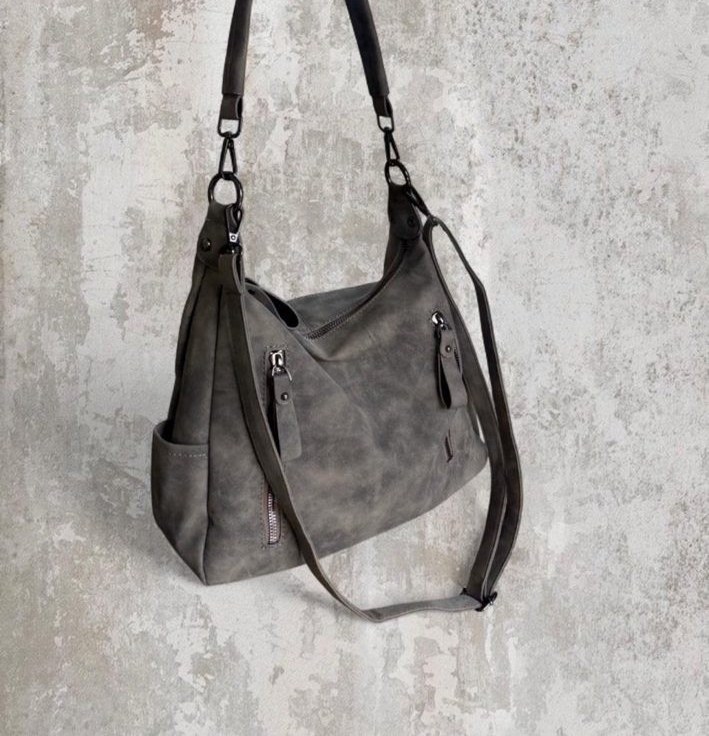 Knotted-Strap Hobo